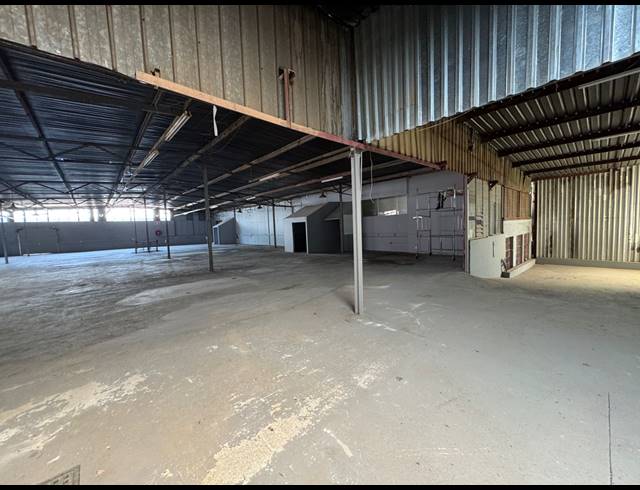 3,000M² WAREHOUSE FOR SALE IN WYNBERG